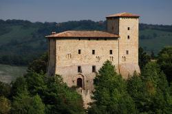 thumbs//castelli/PR/Castello_di_Pellegrino_Parmense_arzan_comuni-italiani-med.jpg