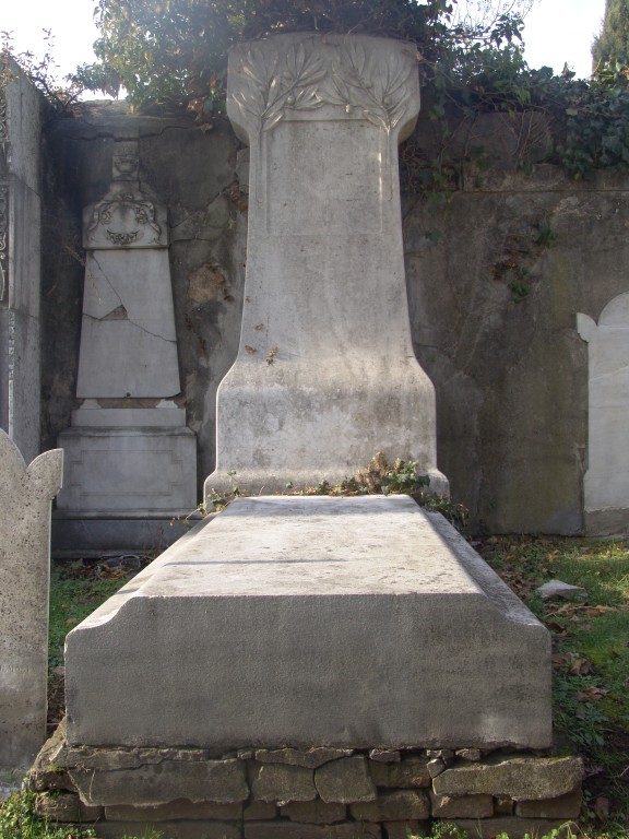 monumento - Giustina Sanguinetti