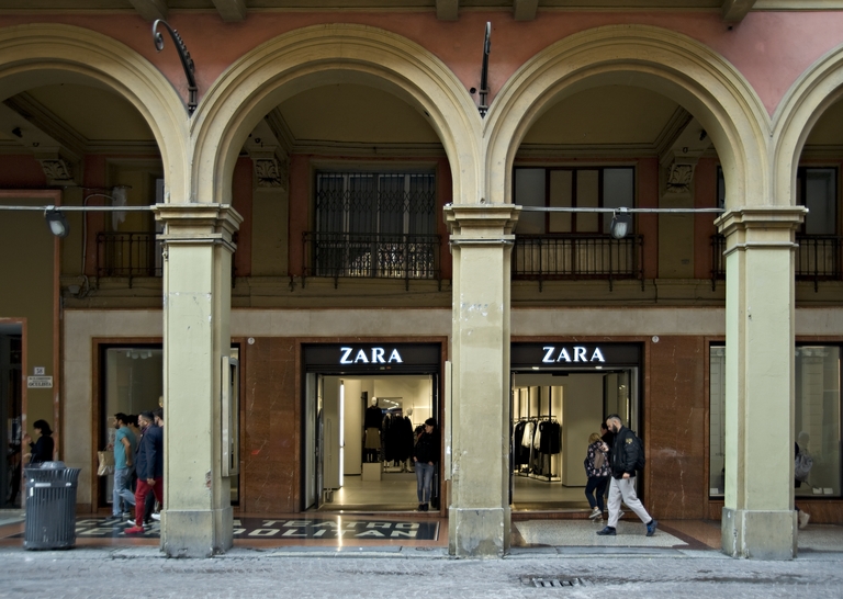 Cinema Metropolitan (ora negozio Zara) (Bologna)