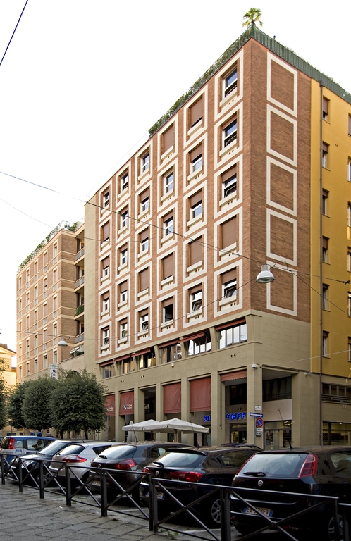Condominio in piazza Galilei (Bologna)