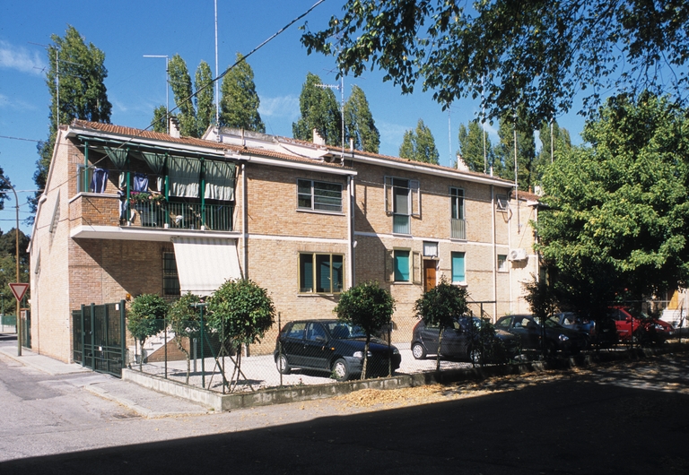 Condomini INA-Casa in via Isabella d'Este (Ferrara)