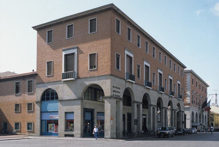Palazzo per uffici (Forlì)