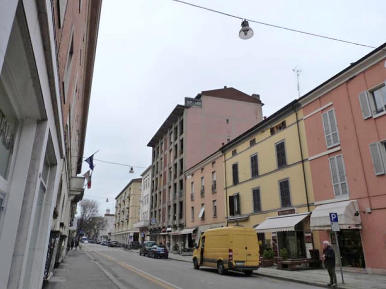 Edificio per negozi, uffici e residenze in corso della Repubblica (Forlì)
