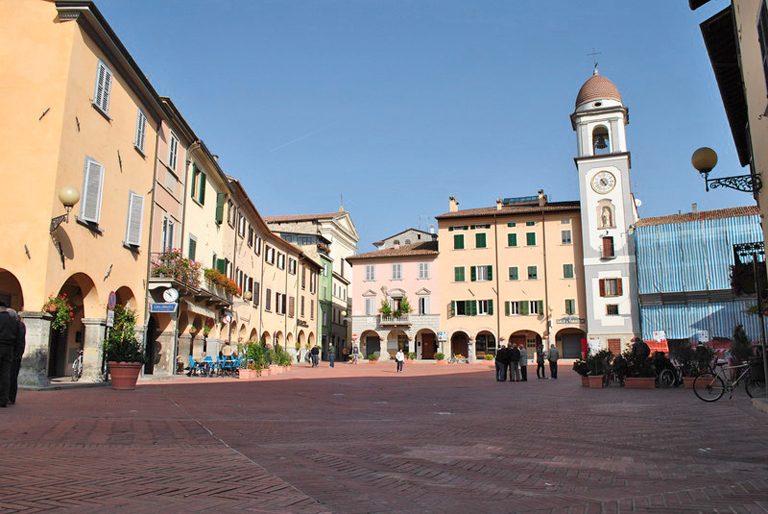Sistemazione e arredo urbano di piazza Garibaldi (Rocca San Casciano)