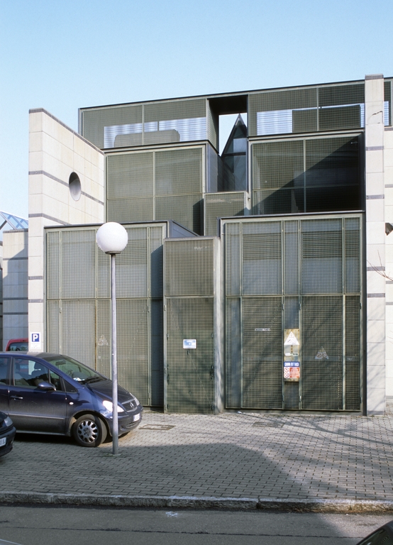 Sede della Cassa di Risparmio, oggi filiale Unicredit (Modena) 