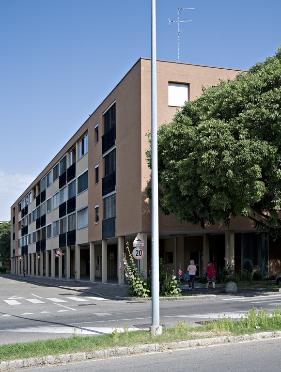 Quartiere "3 Peep, 2 stralcio" e Centro commerciale La Rotonda (Modena)