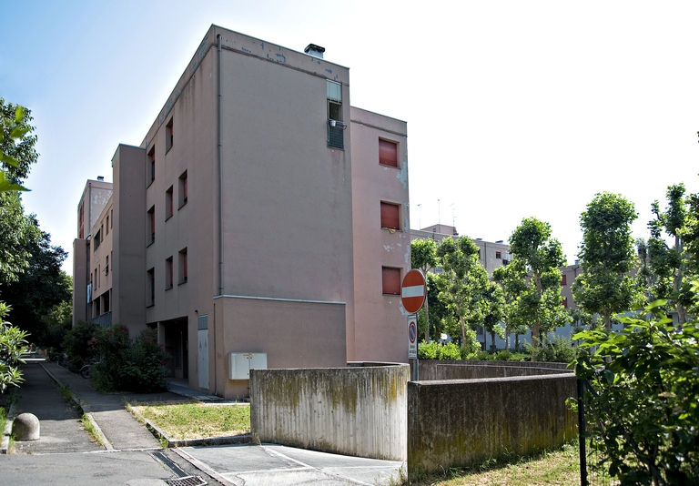 Quartiere "3 Peep, 2 stralcio" e Centro commerciale La Rotonda (Modena) 