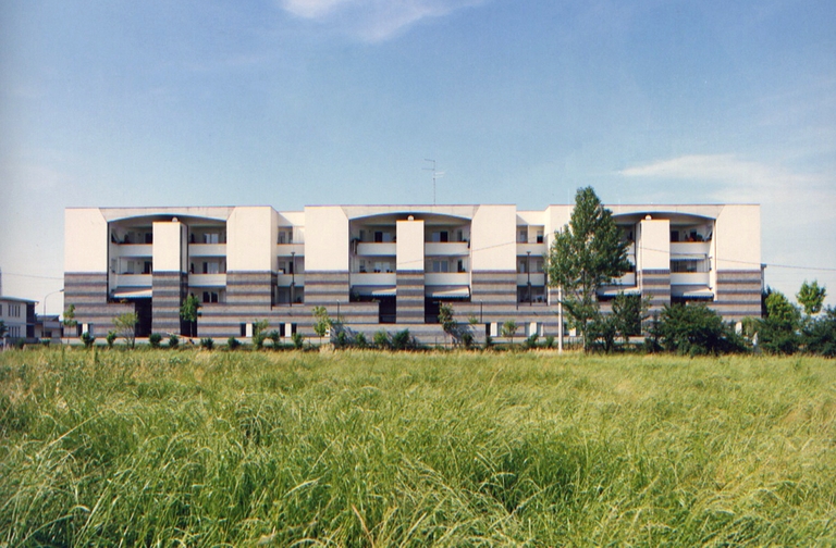 Edificio residenziale in via Naviglio Alto (Parma)