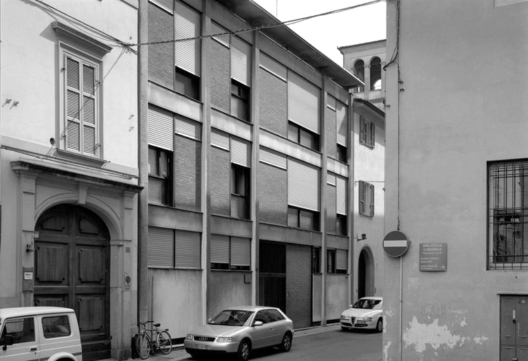 Edificio per residenza e uffici (Piacenza)