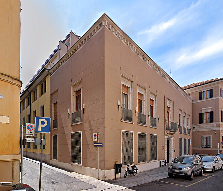 Facciata sede Banca di Piacenza (Piacenza)