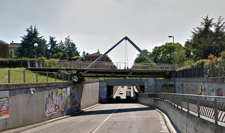 Ponte strallato ciclopedonale e conduttura del teleriscaldamento (Reggio Emilia)
