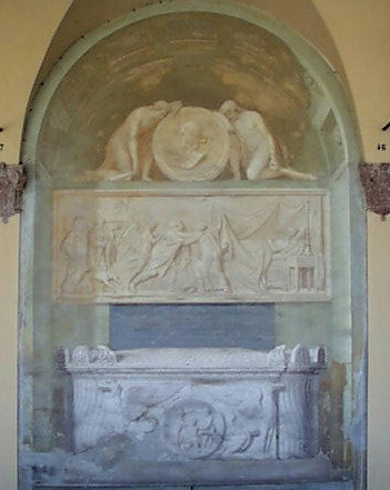 monumento funebre raffigurante un sarcofago e  un bassorilievo sormontato da geni funebri con ritratto della defunta (dipinto murale), Frulli Giovan Battista (1813)