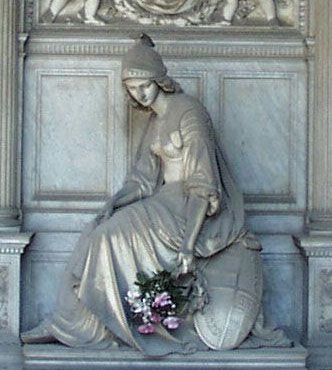 "Felsina desolata che intreccia una ghirlanda di fiori" (statua), Cipolla Antonio (1863) 