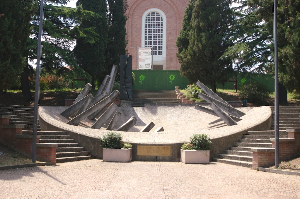 "Monumento ai caduti di tutte le guerre" (monumento), D'Augusta Vittorio (1971-1973)