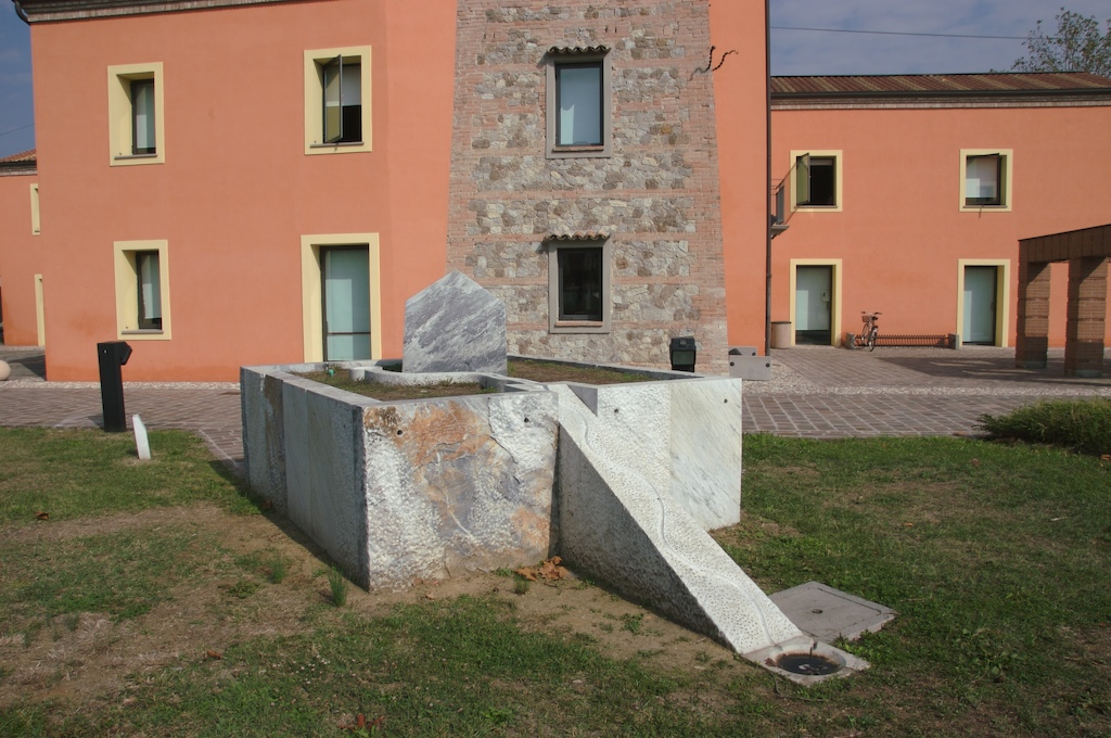 "Tannetum" (scultura), Pompili Graziano (1999)