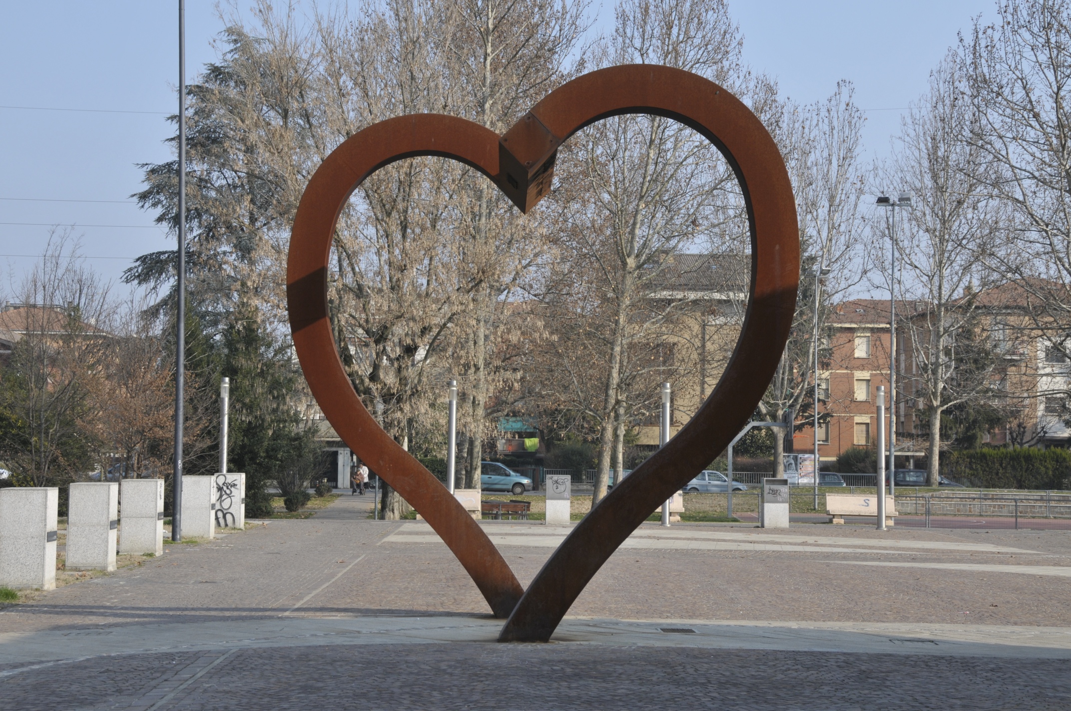 "La porta del cuore" (scultura), Sanpiere Angelo (2000)