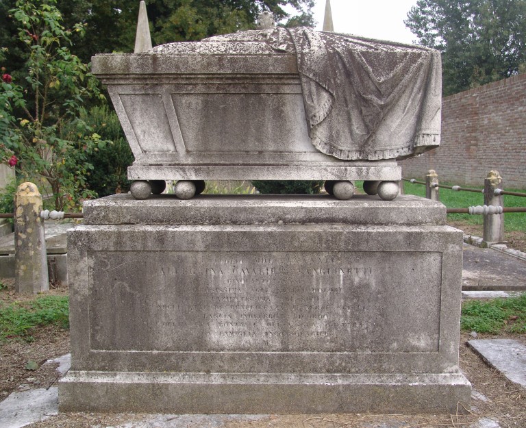 Sarcofago con panneggio. (monumento) - Sanguinetti Cavalieri Allegrina