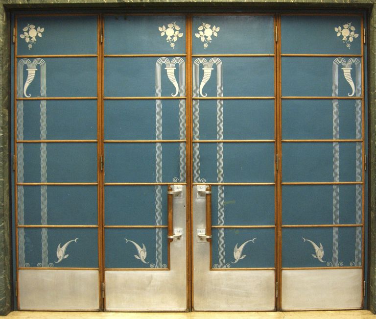 melograno; cornucopia da cui esce acqua; delfini (porta dipinta), Chini Tito (1937-1938)